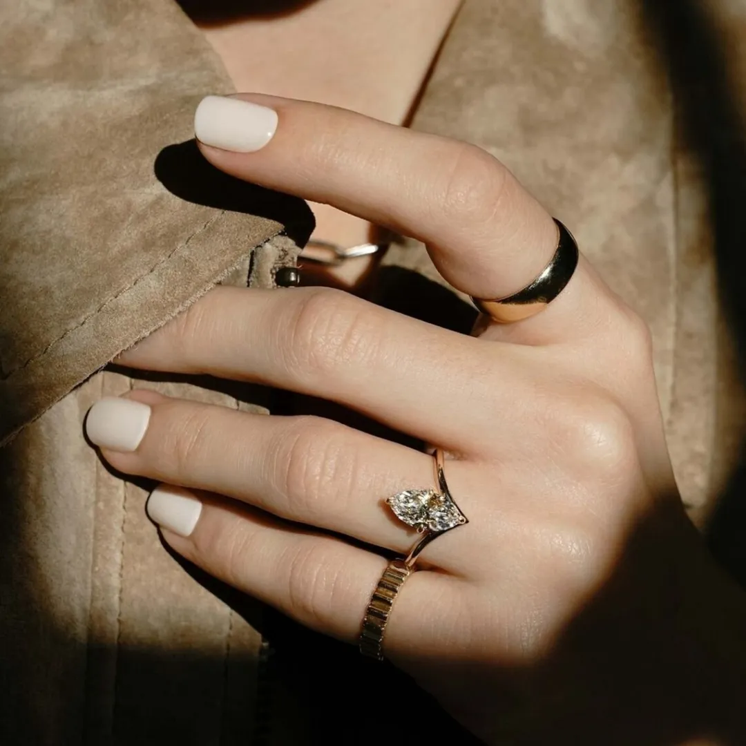 /public/photos/live/Solitaire Marquise Moissanite V Curve Wishbone Ring 616 (2).webp